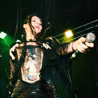 Логотип @angrysinger - женя литиум