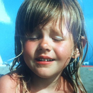 Логотип @aniskussmood - aniskussmood