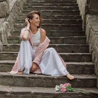 Логотип @anna_sha_astro - От внешнего к глубине.