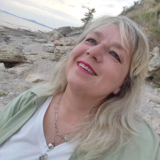 Логотип @annabakumtsevaprovodnik - БИЗНЕС с IT-технологиями. БЬЮТИ СФЕРА. КОСМЕТОЛОГИЯ. ФИТНЕС