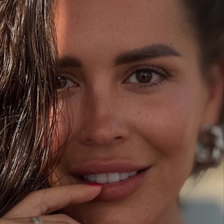 Логотип @annabuzova1 - Anna Buzova