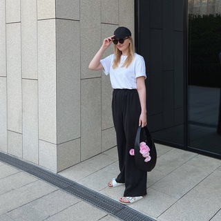 Логотип @annakissler - anna kissler typing…