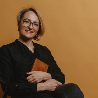 Логотип @annamarkova_bookhist - История переплёта с Анной Марковой