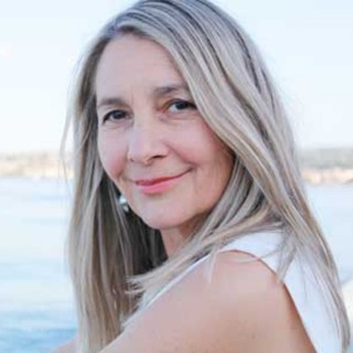 Логотип @annaroth_astro - Anna Roth Seelenort-Finderin