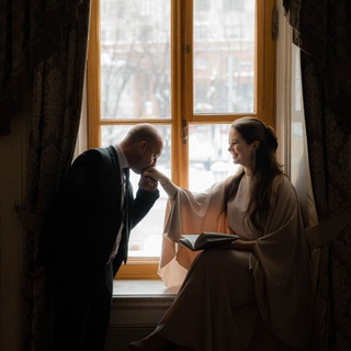 Логотип @anniberg_rozenberg - Первый блогъ-салонъ ⚜️