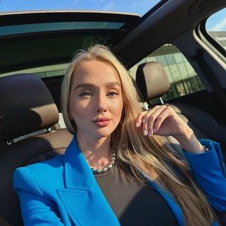 Логотип @annmigeraa - Китай вместе с Аней🇨🇳👚👖