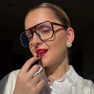 Логотип @anstyysya - Настя, где моя помада?