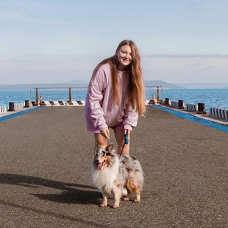 Логотип @anya_verhoturova - Девушка живущая у моря