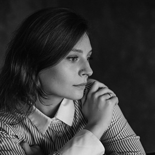 Логотип @anyavlasovabooks - Аня Власова