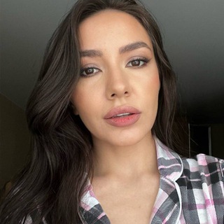 Логотип @anzhelapishet - Вещаю про бьюти