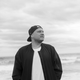 Логотип @apostrophe_channel - APOSTROPHE (Пойдём Спросим)