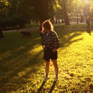 Логотип @applepiewithcream - яблочный пирог