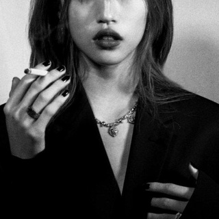 Логотип @archivedrmu - пьяная муза