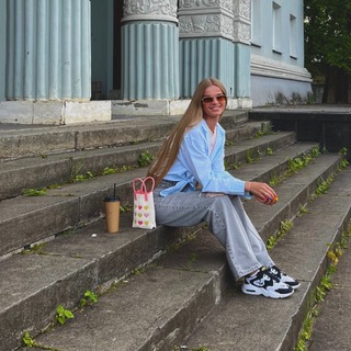 Логотип @ari_richmond_v - Ari Richmond 🐈‍⬛
