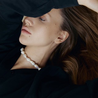 Логотип @arina_boganova - WHY ARINA