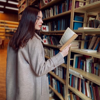 Логотип @arisha_mnogo_pishet - Ариша Пишет