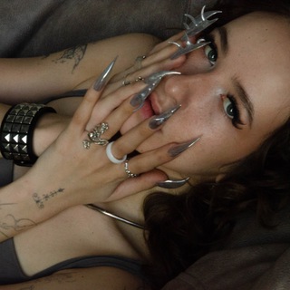 Логотип @arishazvukipuka - звукипука