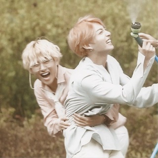 Логотип @armyblogv - ᴅᴇᴄᴀʟᴄᴏᴍᴀɴɪᴀ ✌🏻