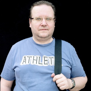 Логотип @aroschin - Сапожник