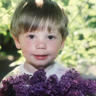 Логотип @art_i_hause - На подумать