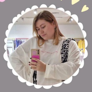 Логотип @art_mom_chat - Арт-мама комментирует