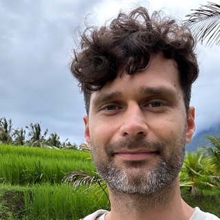 Логотип @artemjacobson - Артем Якобсон - Осознанность