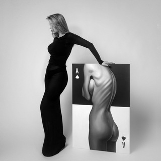 Логотип @arthouseeetut - В гостях у артхаус🌹