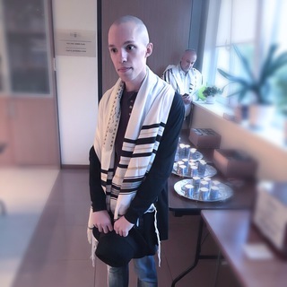 Логотип @artjom_kozielski - Артём Козельский