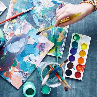 Логотип @arttherapy_online - Мастерская Арт-терапевта 🎨