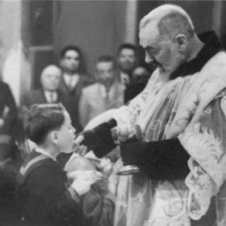 Логотип @arturoperiodistacatolicodos - Arturo Periodista Católico