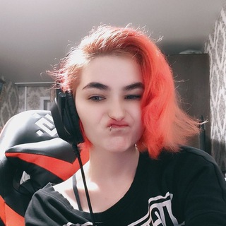 Логотип @ashley_heidi_neri - Контентая барышня