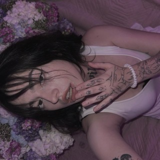 Логотип @ashtutyan - ♡ 𝐚𝐬𝐡𝐭𝐮 𝐥𝐞𝐬𝐞𝟒𝐤𝐚 ♡