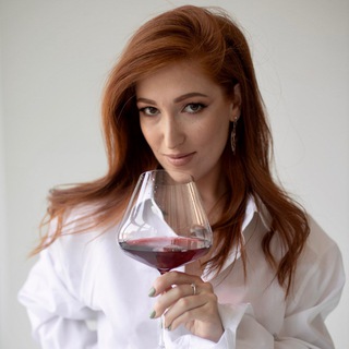 Логотип @astra_wine - Училка по бокалу