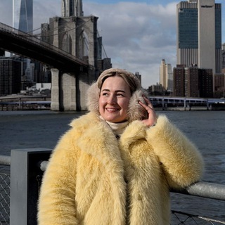 Логотип @astravelogue - Аделина с рюкзаком по миру