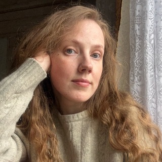 Логотип @asyacarrot - Та Настя, что шьёт платья
