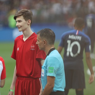 Логотип @atuttiavanti_chat - Итальянский чат