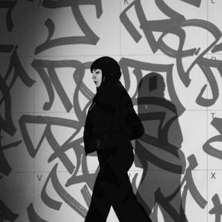 Логотип @atvards - мысли Твардовской🪄