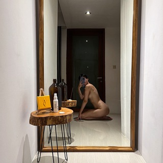 Логотип @auntieabroad - тётя из-за границы 💁🏻‍♀️