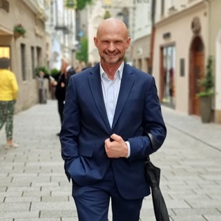 Логотип @austrianguide - Александр Курмачёв. Фестивали. Экскурсии. Путешествия.