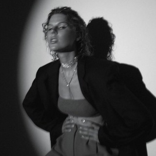 Логотип @avantiinastories - avantiina про контент