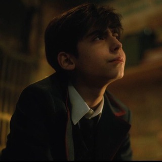 Логотип @avivennes - Фильмы и Сериалы