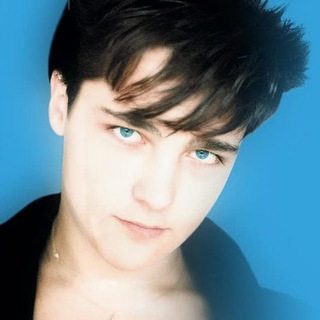 Логотип @axesaytalk - Акс общается