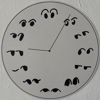 Логотип @aydarmcfly - Бегущий по лезвию дизайна