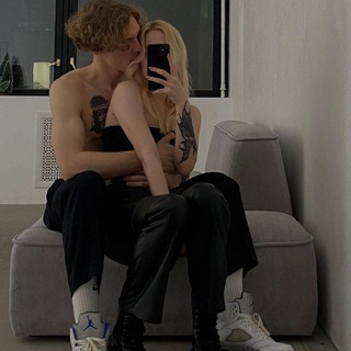 Логотип @aye_komm - АУЕ 🇷🇺🍑