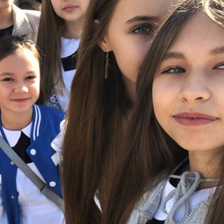 Логотип @azalvvvvv - два толика алкоголика😽