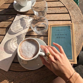 Логотип @b_o_o_k_foryou - B O O K 🤍