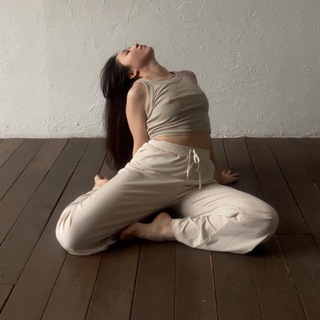 Логотип @b_tiffany - движение и жизнь