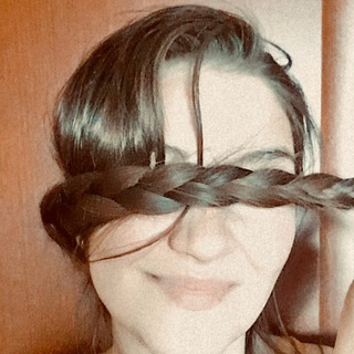 Логотип @baba_s_telegoy - баба с телегой