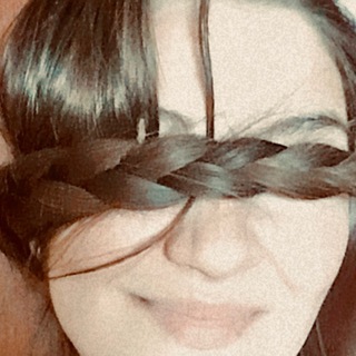Логотип @baba_s_telegoy_chat - баба с телегой comments