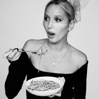 Логотип @bacccarat666 - пышка справа